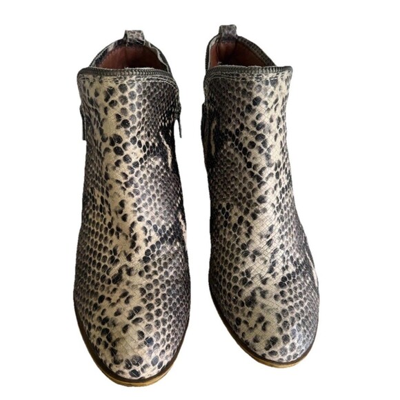 Lucky Brand Bartalino Ankle Boots Size 10 Gray Snake Print Leather Low Heel - Picture 1 of 8